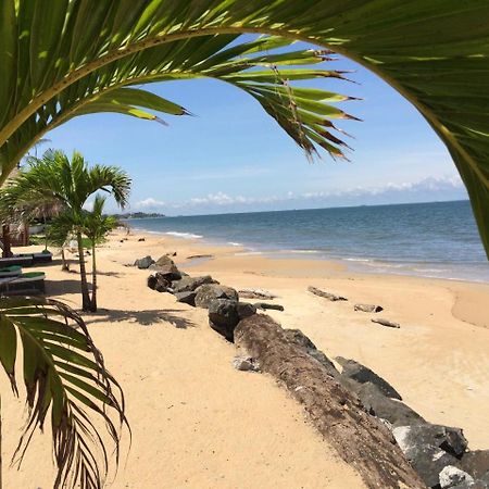 Residence Hoteliere Du Phare Libreville Buitenkant foto
