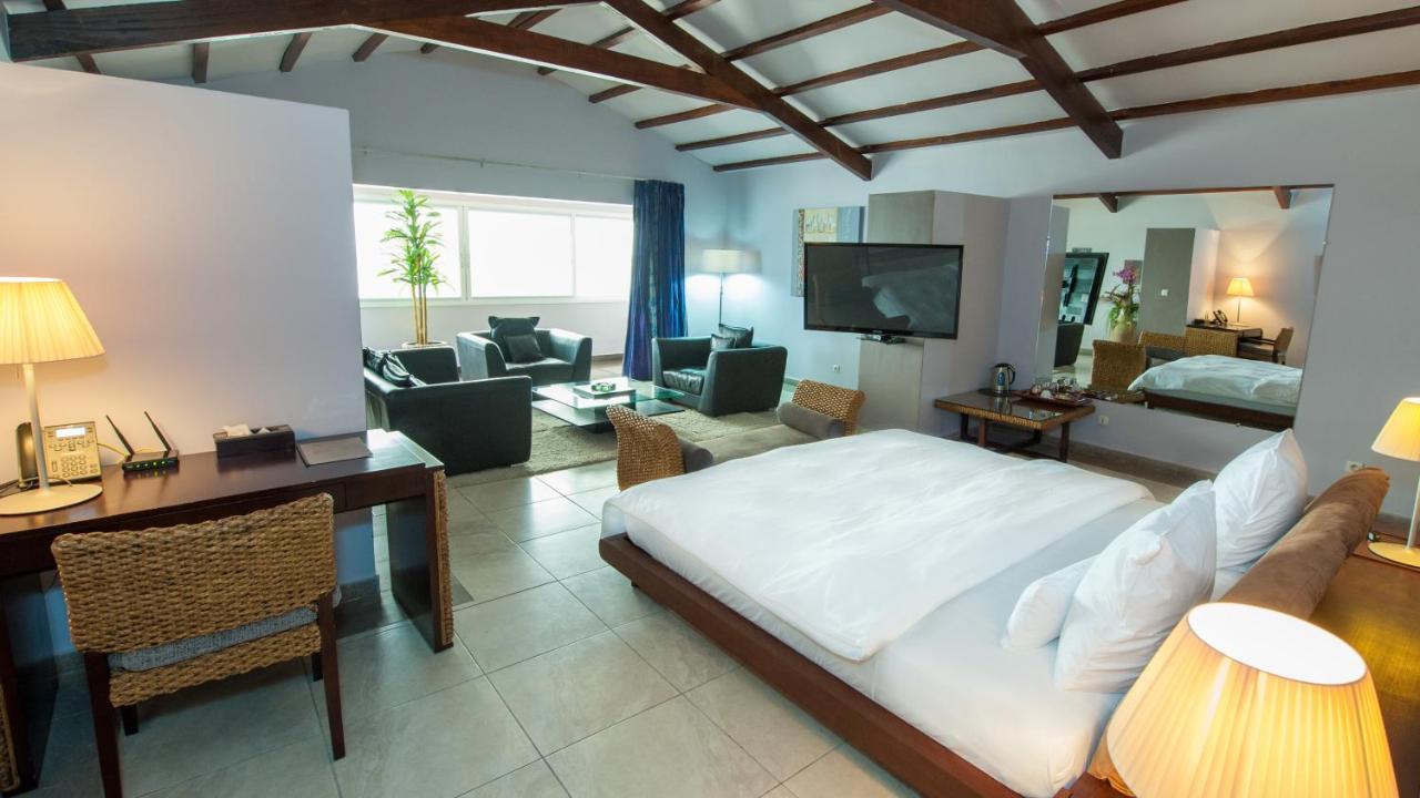 Residence Hoteliere Du Phare Libreville Buitenkant foto