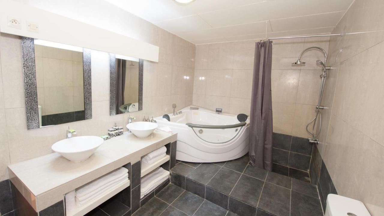 Residence Hoteliere Du Phare Libreville Buitenkant foto